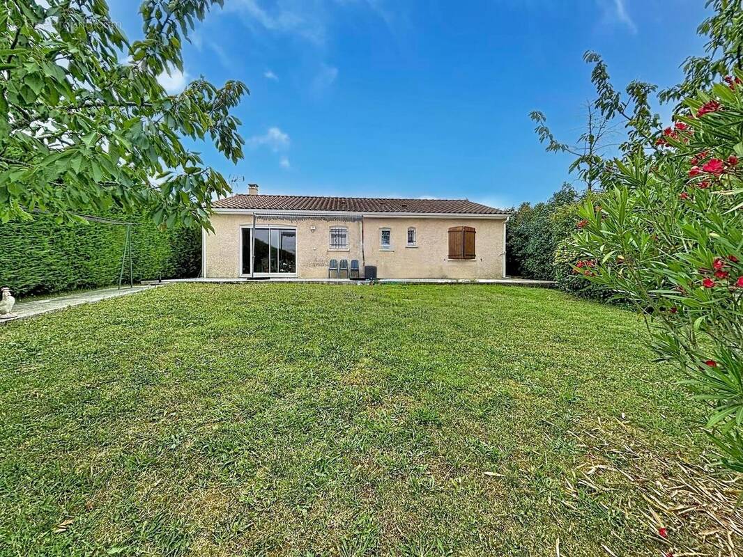 Photo 1 - Maison à ISSEL