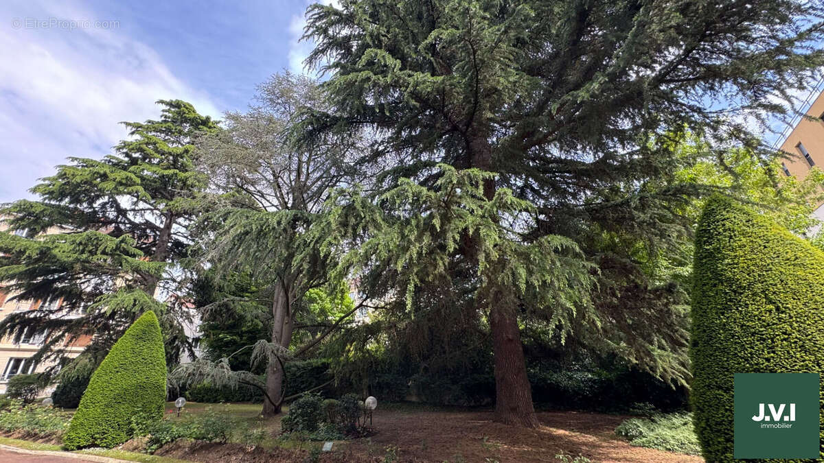 Appartement à ENGHIEN-LES-BAINS