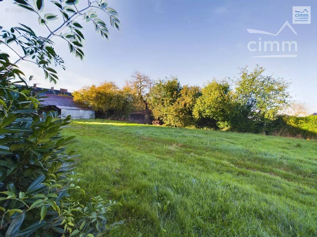 Maison à BOURG-DES-COMPTES