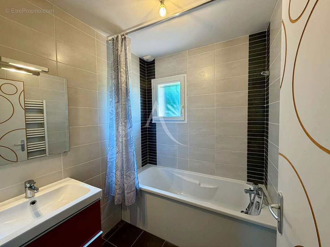 Maison contemporaine de plain-pied de 2014 ? Le confort clé en main ! - photo 10