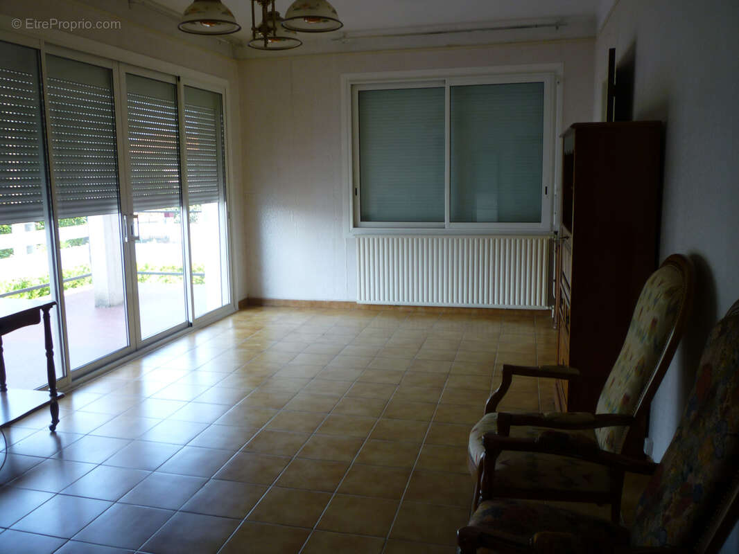 Grande maison en pierre de 170 m2   Deux appartements indépendants   Idéale pour famille recomposée ou projet - photo 9