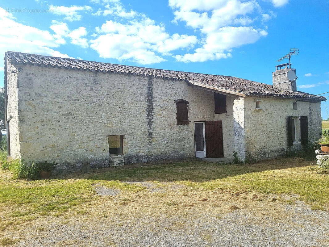 Maison à MONTAIGU-DE-QUERCY