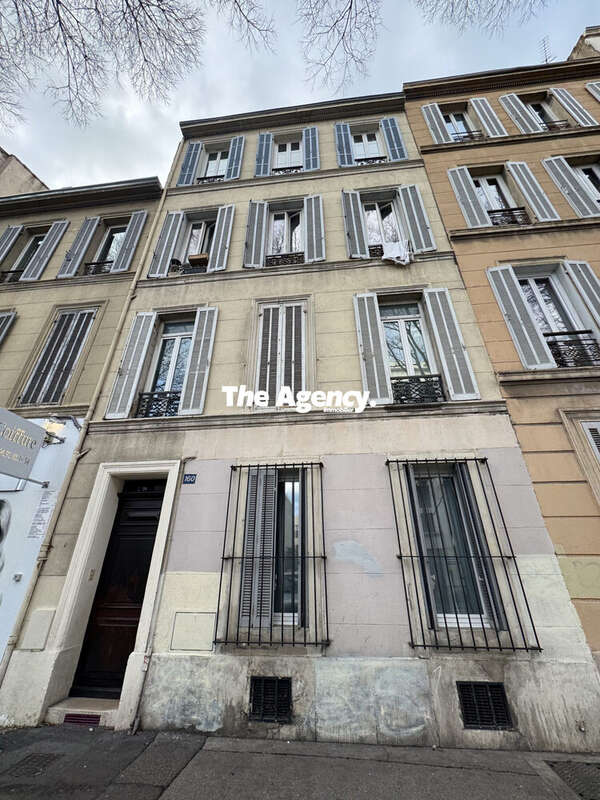 Appartement à MARSEILLE-5E