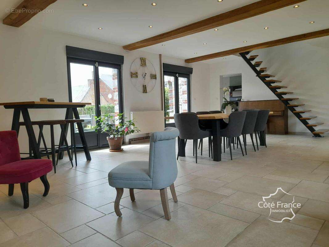 Maison à FLOYON