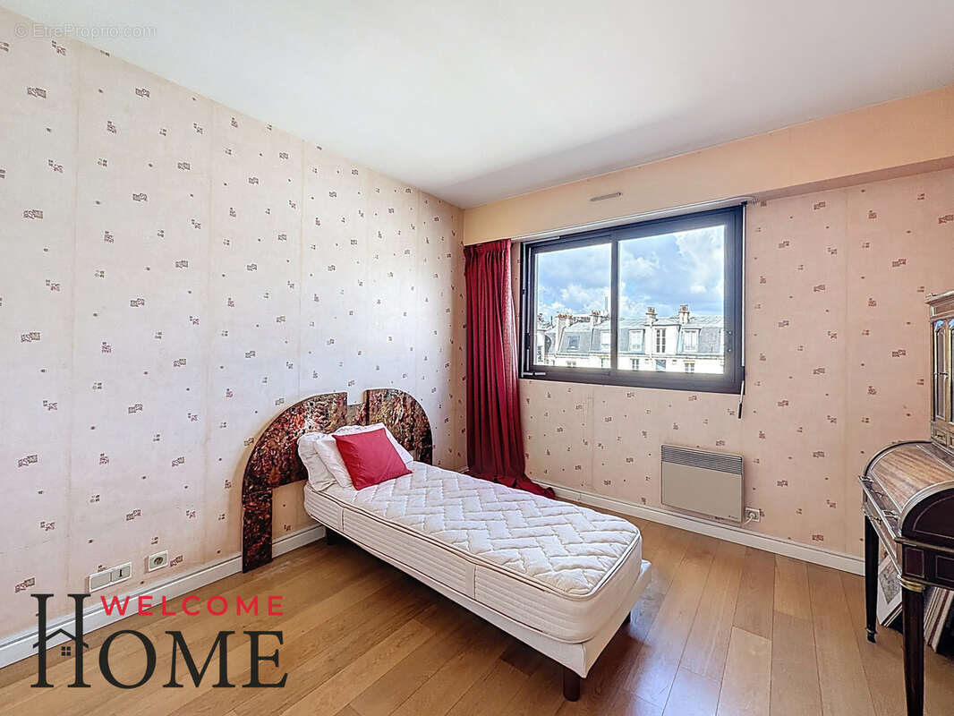 Appartement à LEVALLOIS-PERRET