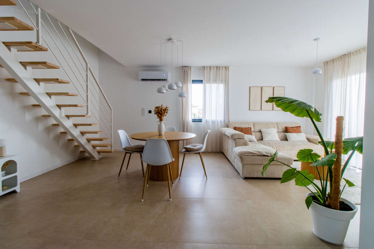 Maison à ROUJAN