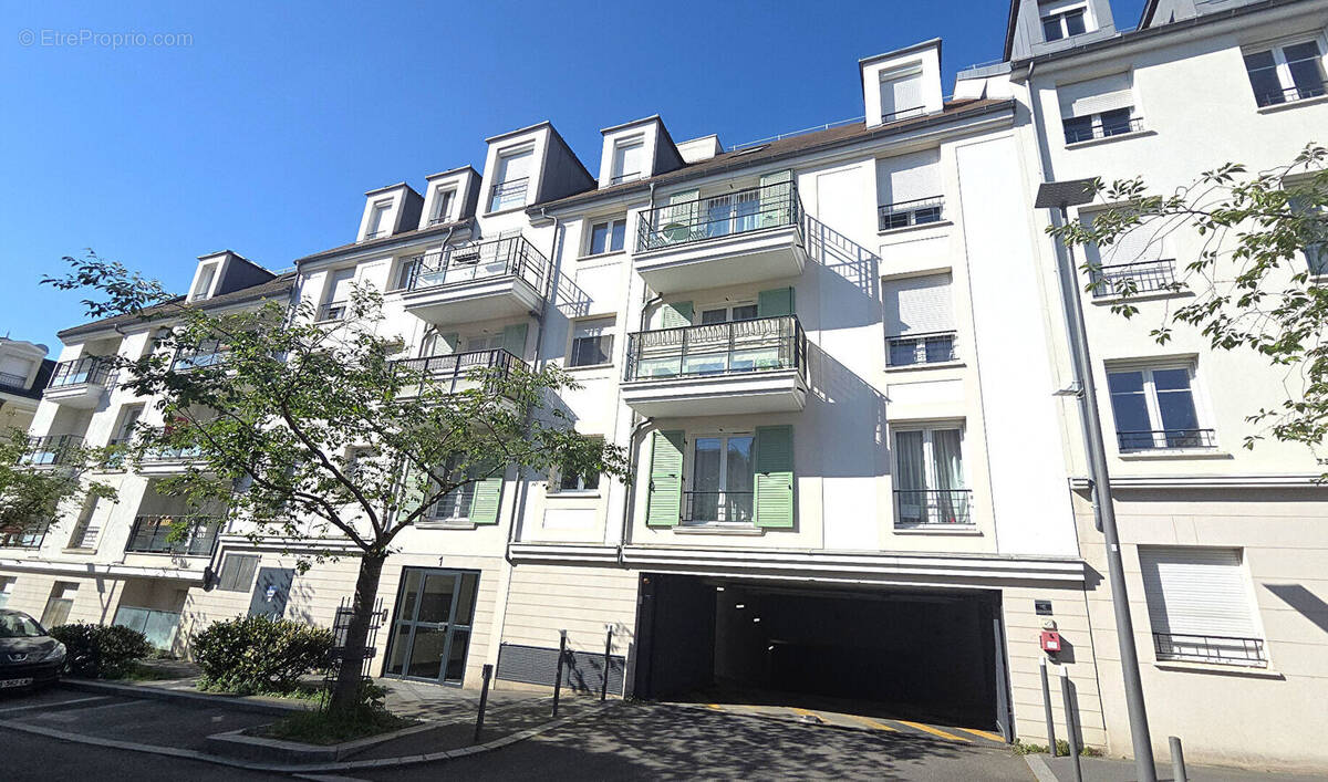 Appartement à HOUILLES