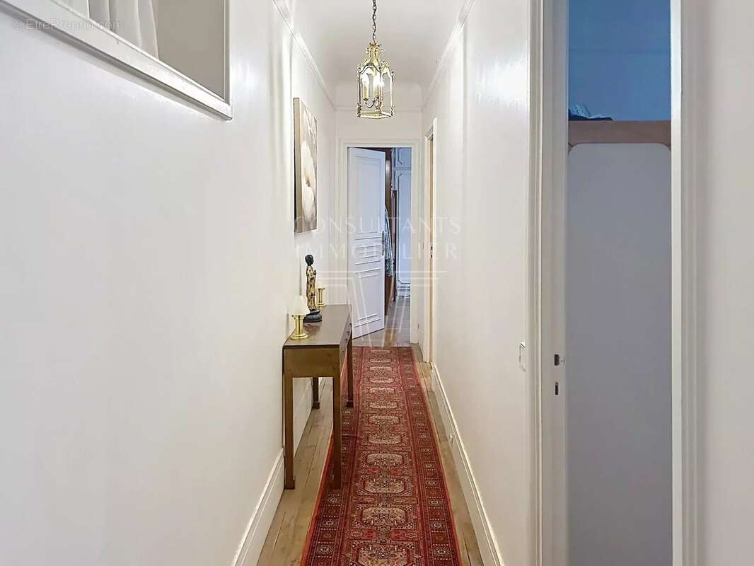 Appartement à PARIS-7E