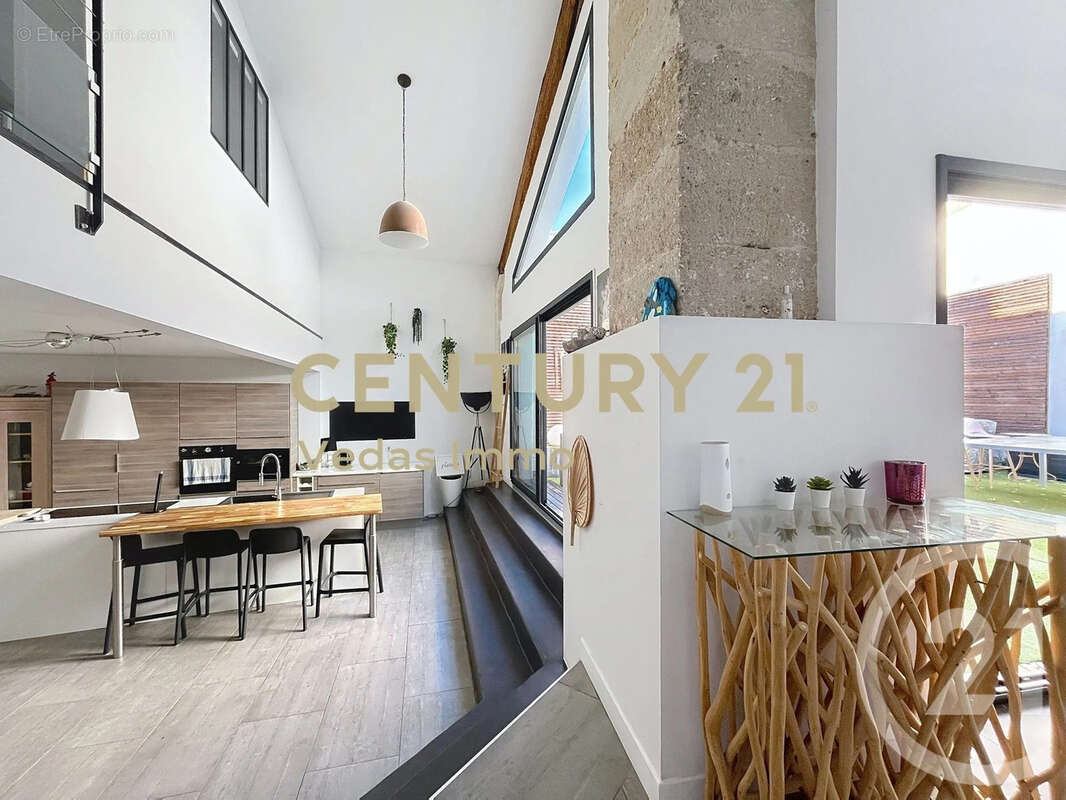 Maison à SAINT-JEAN-DE-VEDAS