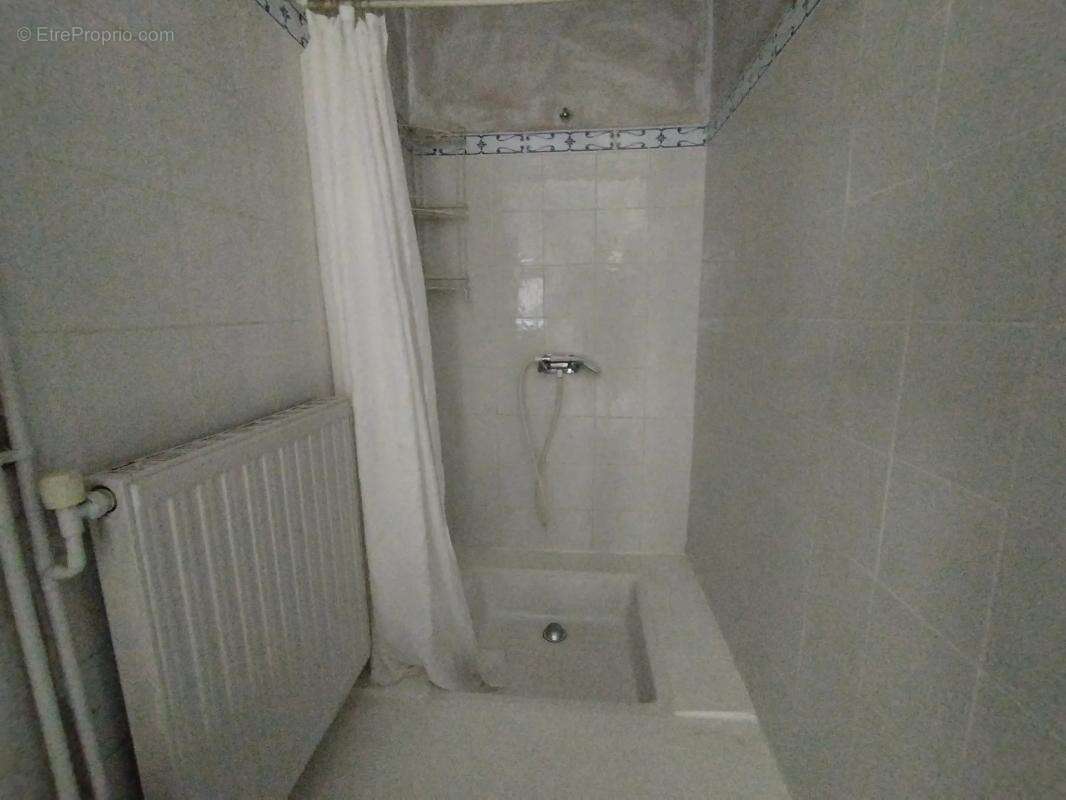 Maison à CASTELNAU-MONTRATIER