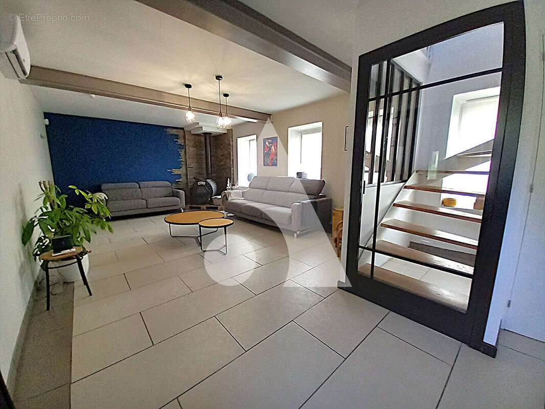 Maison à PONT-SUR-SAMBRE