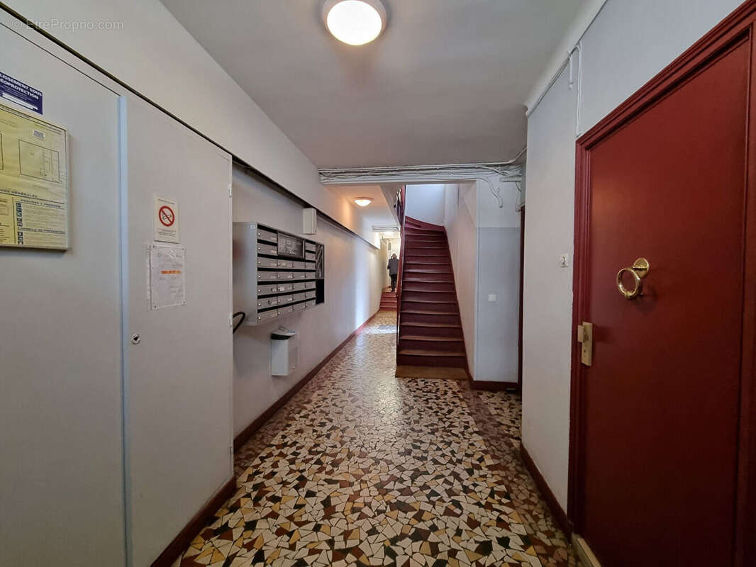 Appartement à PARIS-14E