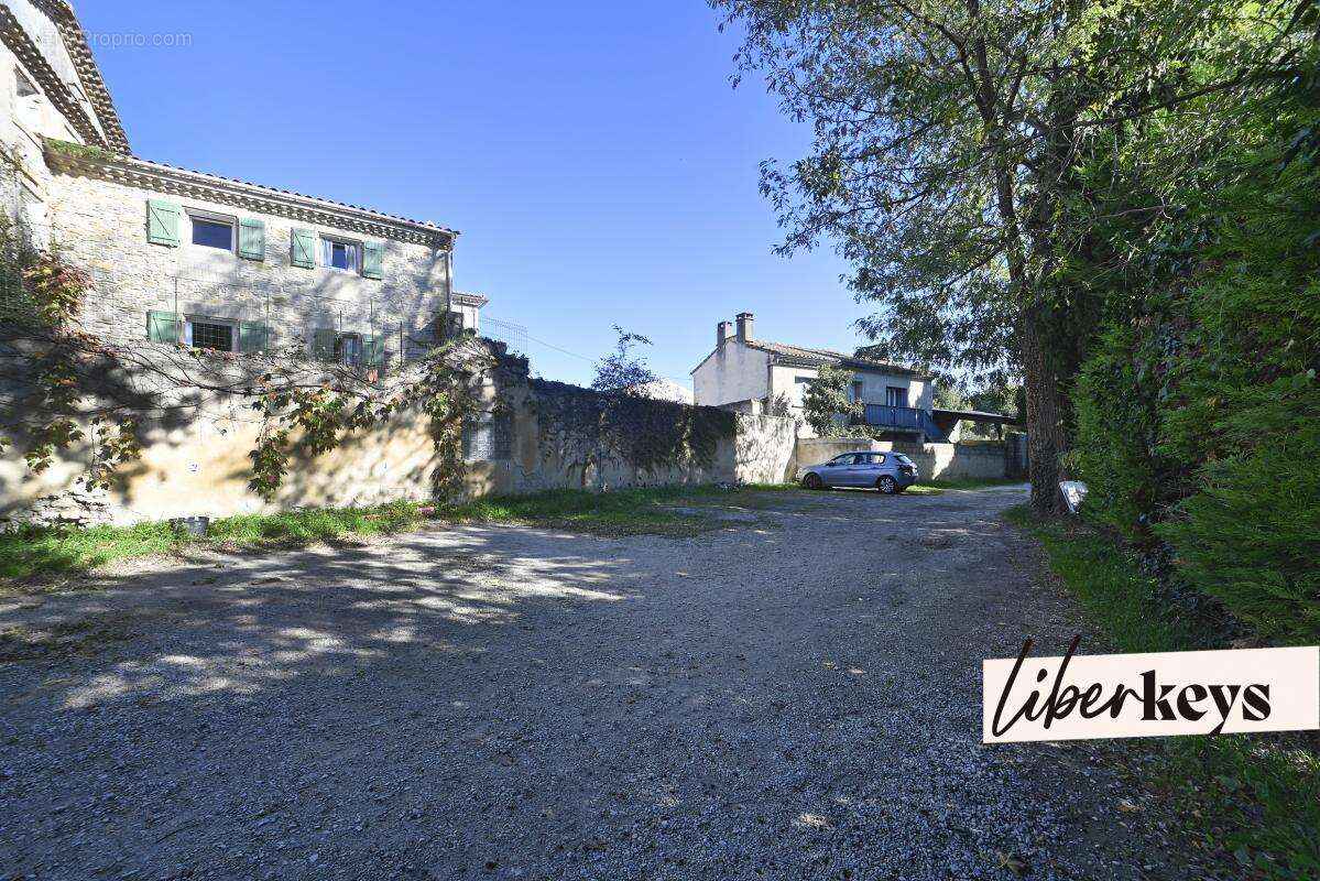 Appartement à COMPS