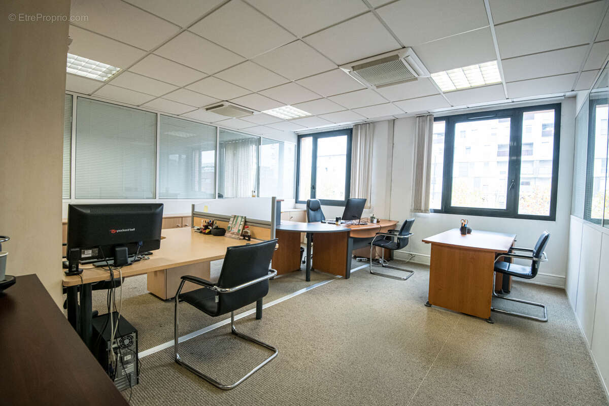 Commerce à COURCOURONNES