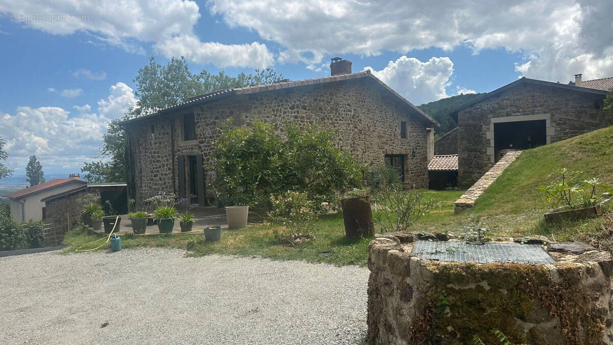 Maison à FELINES