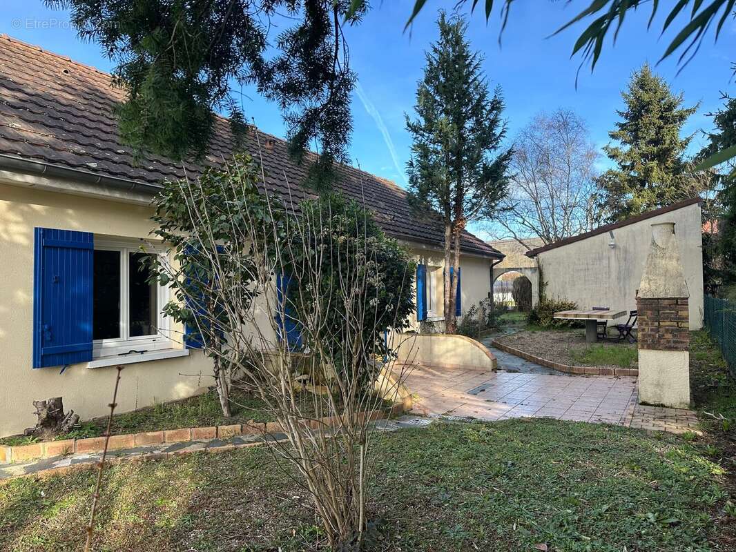 Maison à SAINT-AMAND-MONTROND