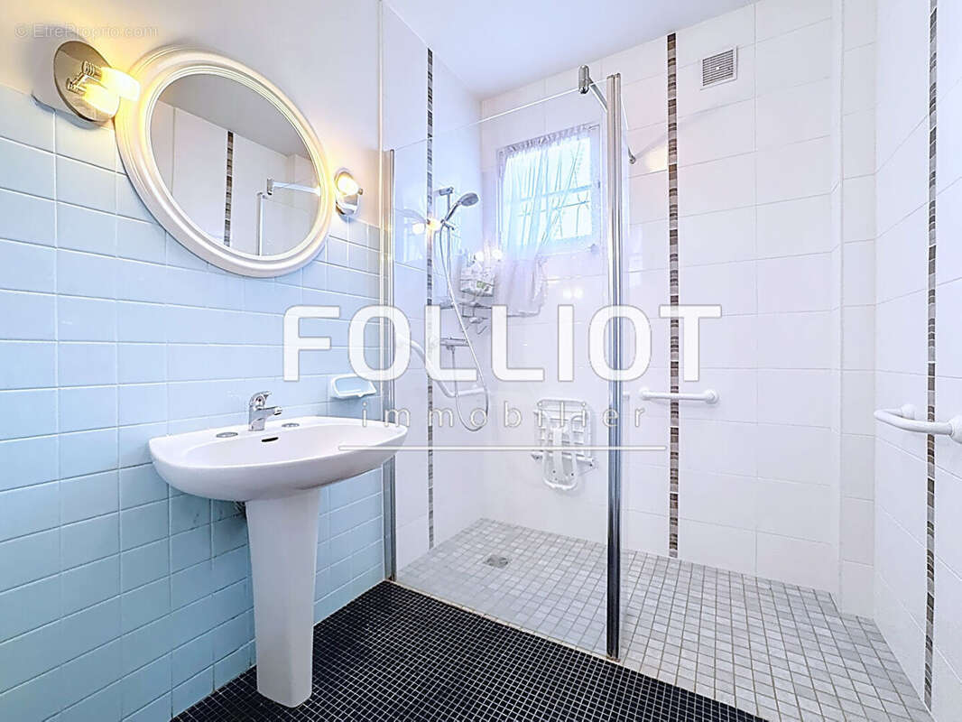 Maison à FONTAINE-ETOUPEFOUR