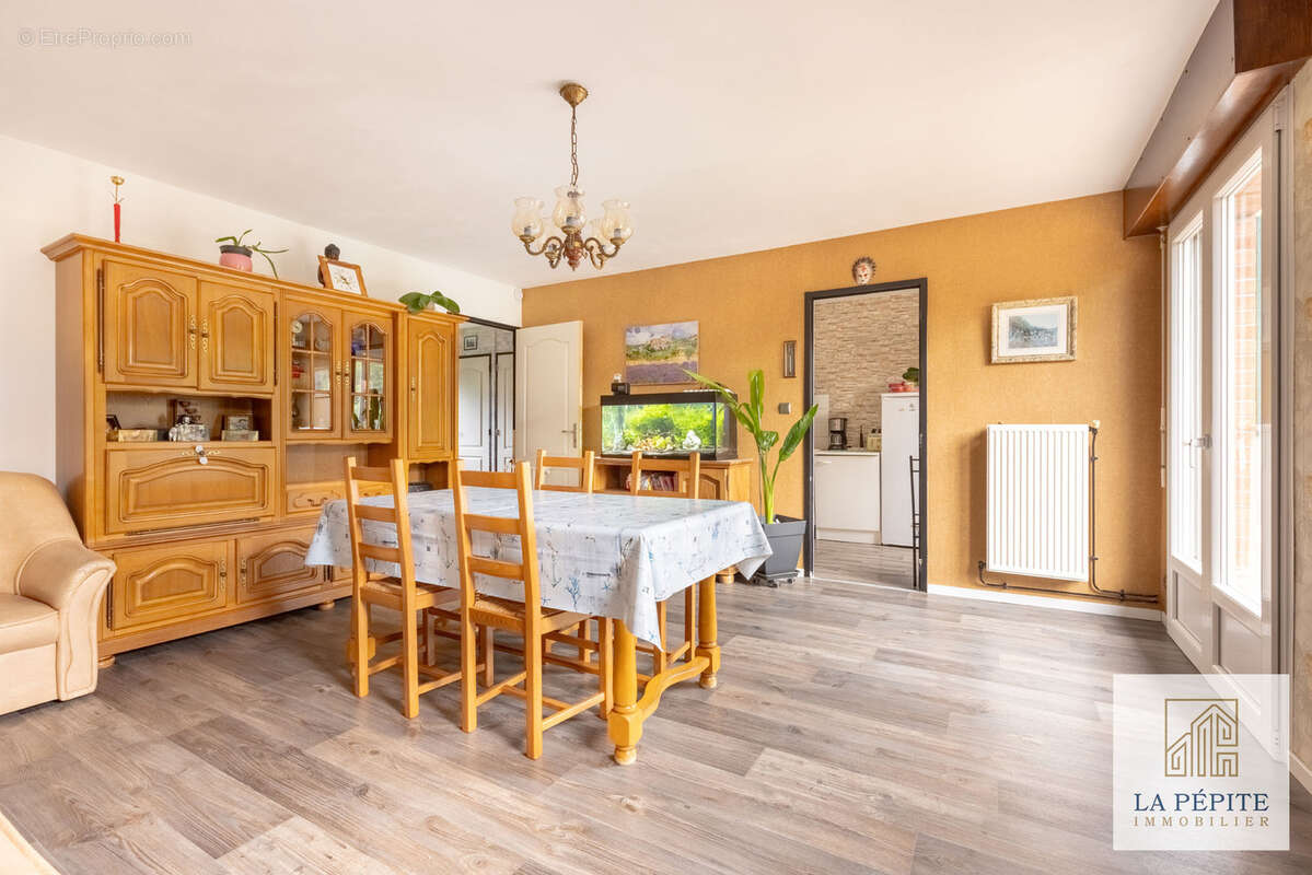 Maison à AULNOY-LEZ-VALENCIENNES