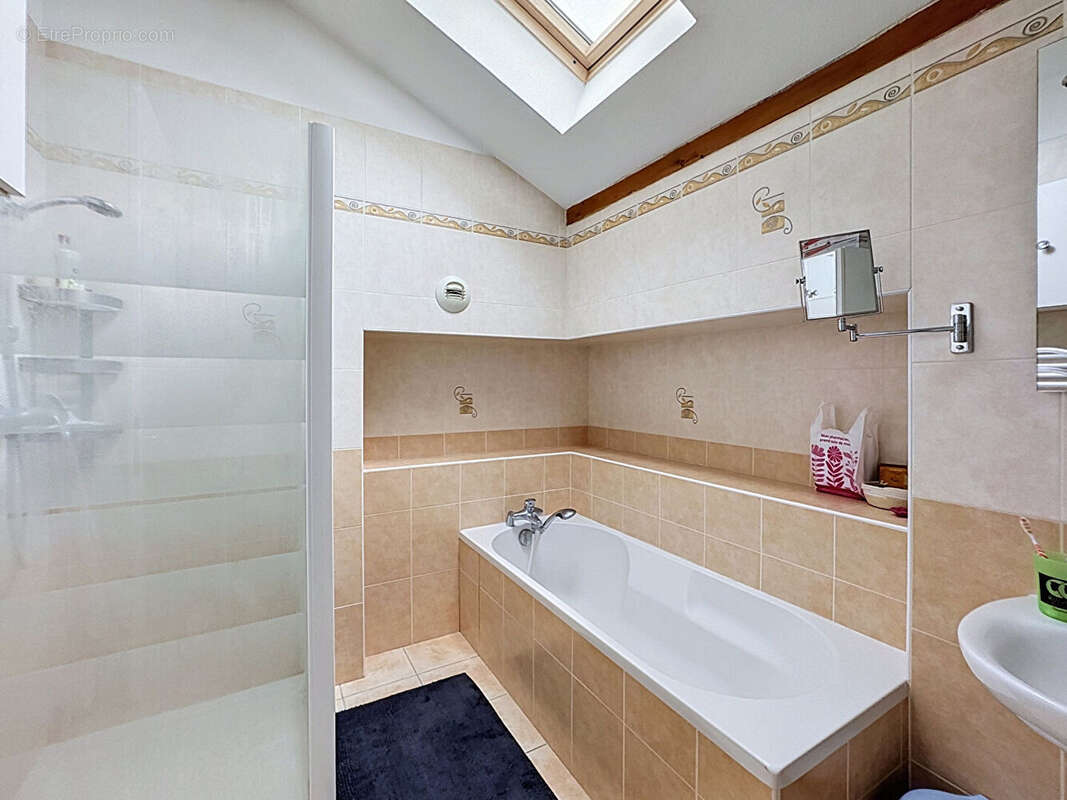 Appartement à BOURGOIN-JALLIEU