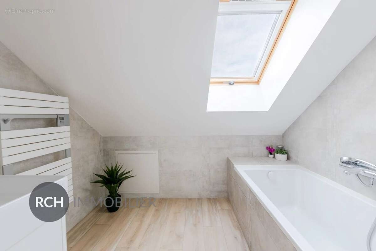 Secteur Gambais - Forêt à pied - Maison familiale avec joli jardin arboré - photo 12