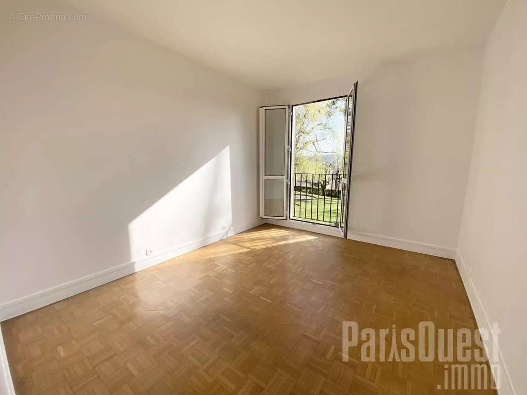 Appartement à VILLE-D'AVRAY