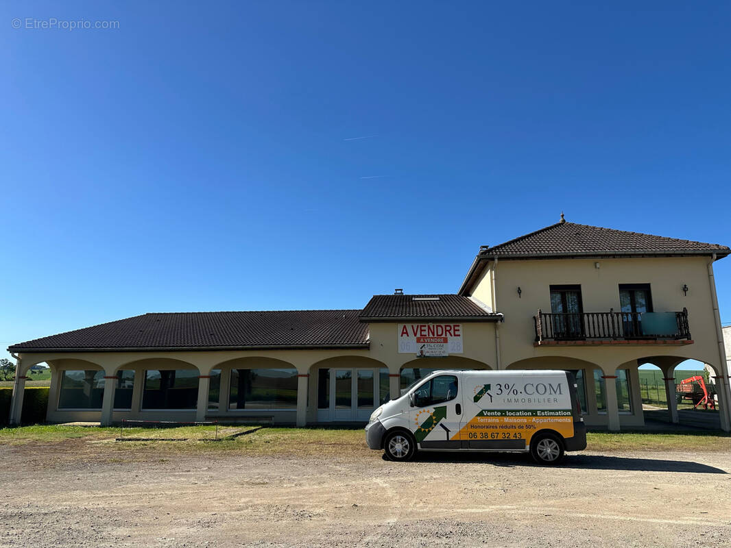 Commerce à DOMBASLE-EN-XAINTOIS