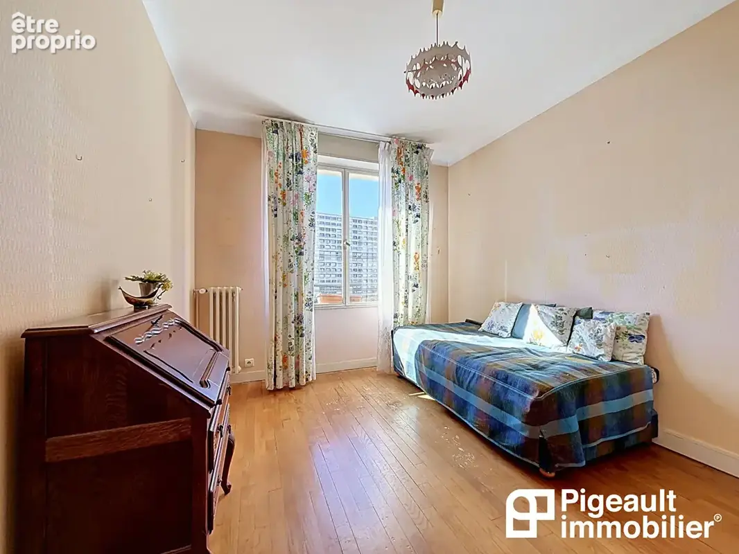 Appartement T5 à vendre - Rennes Centre Ville - Ascenseur - Garage - balcons - Cave et grenier - photo 7
