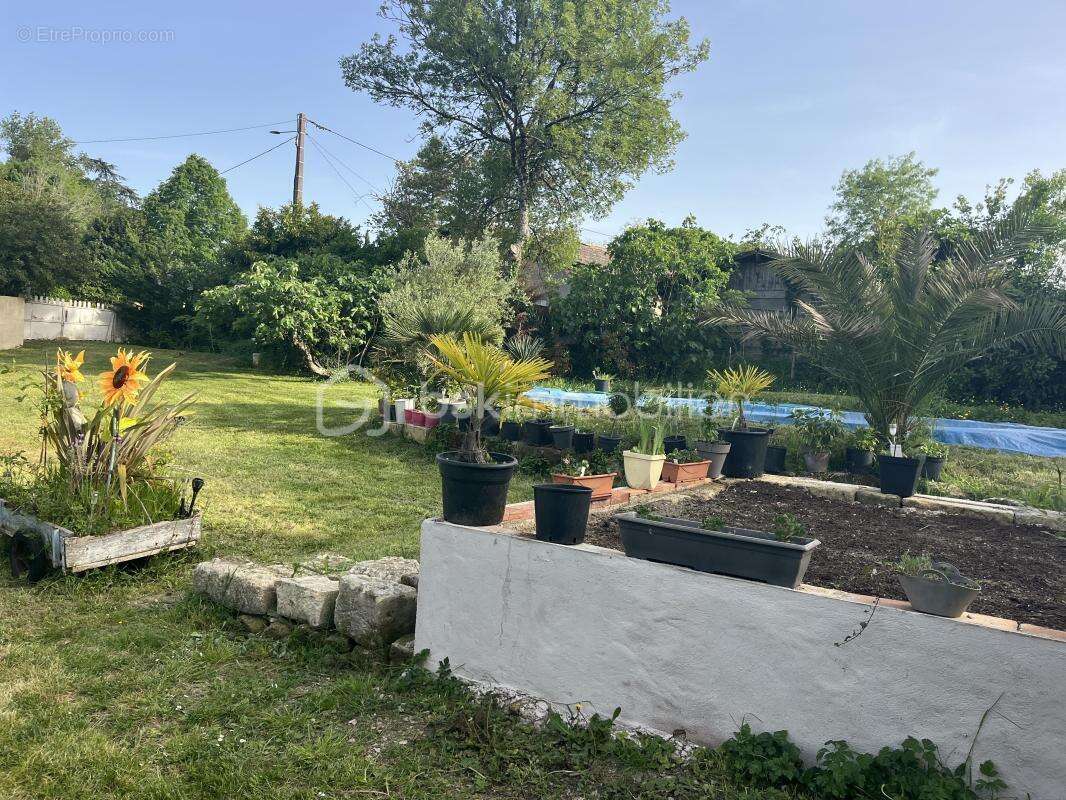 Maison à LAGORCE