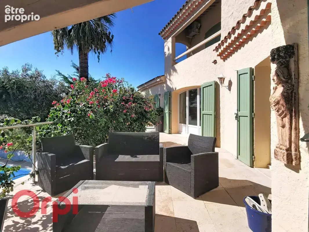 Maison à vendre à la Cadière d'Azur avec vue mer - photo 12
