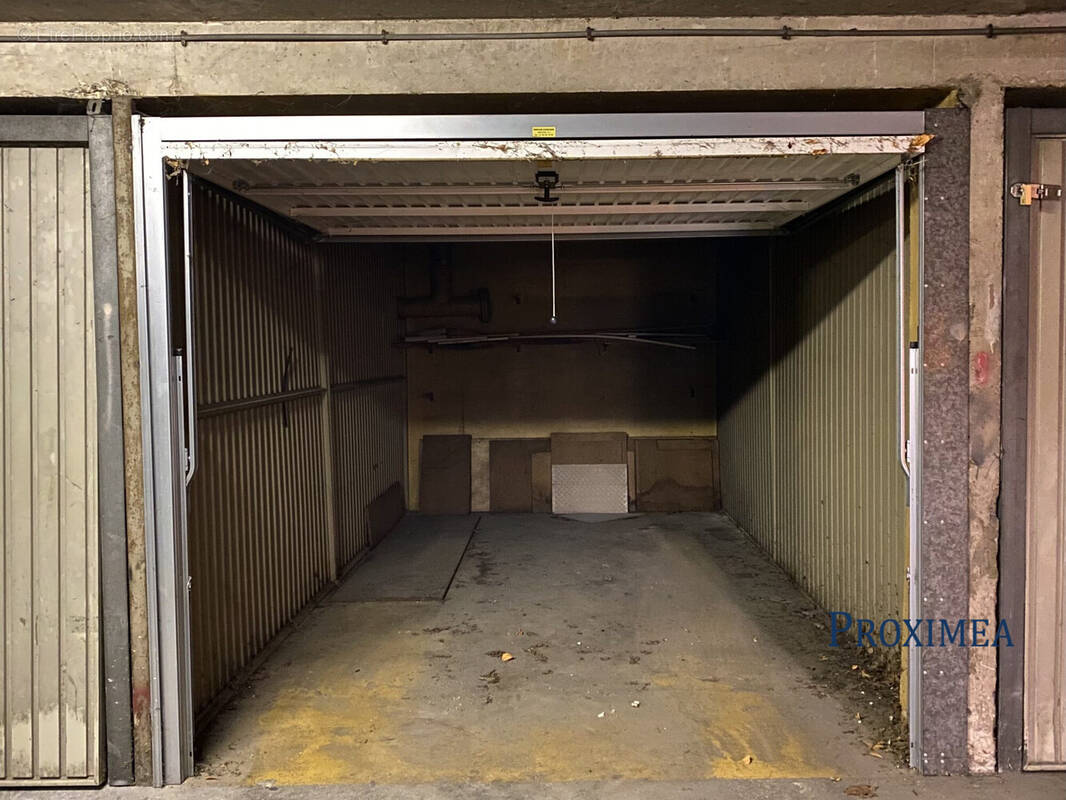 Parking à CHAMPS-SUR-MARNE