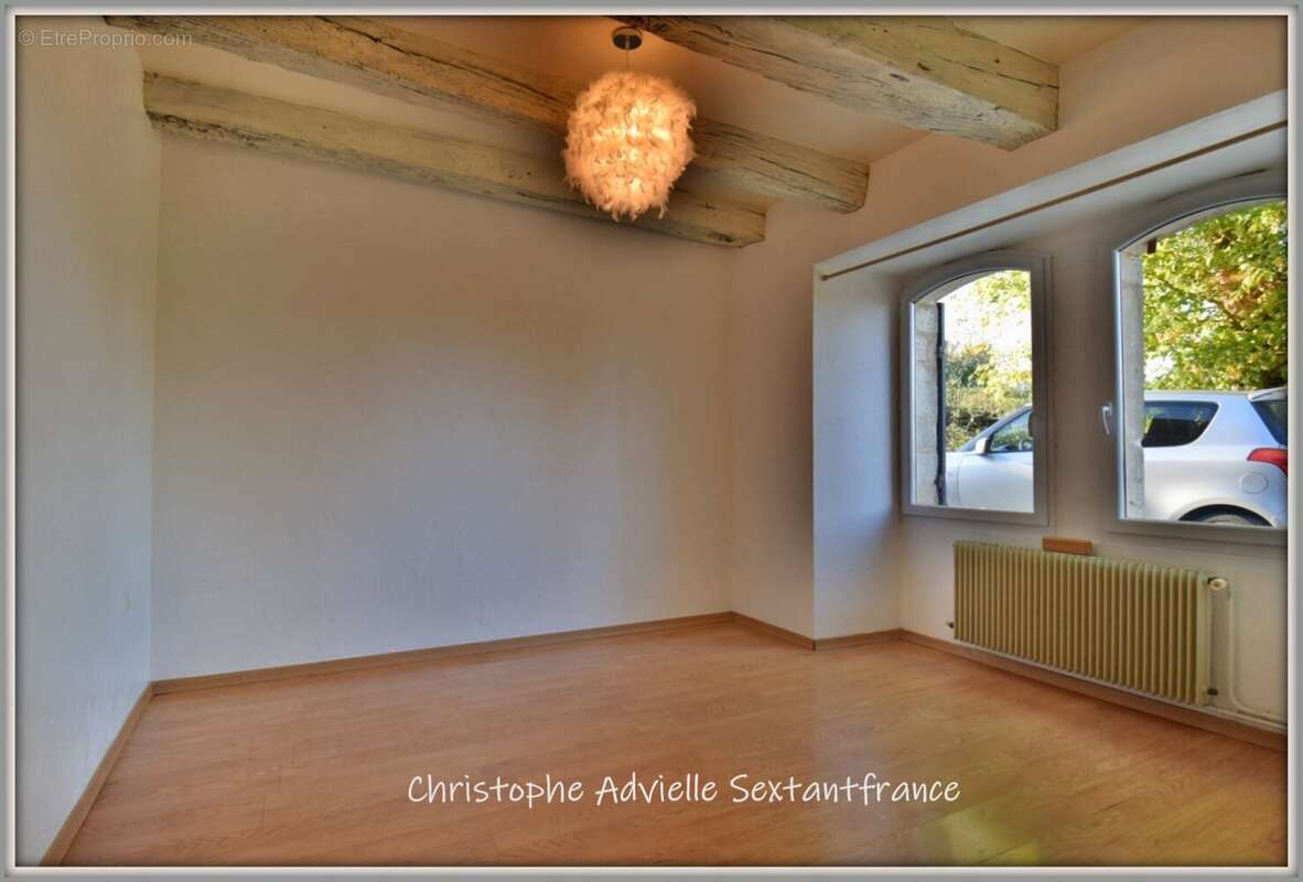 Périgourdine en pierres, rénovée, 3 chambres et un bureau sur terrain de 1820 M2 environ - photo 8