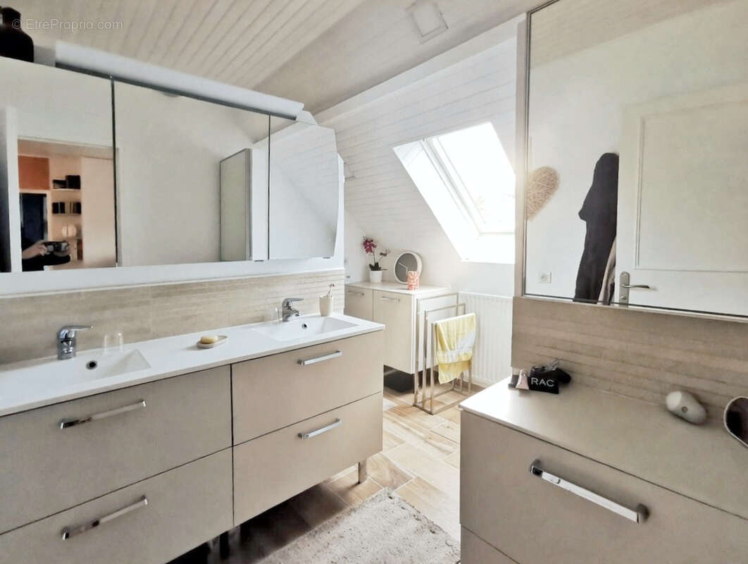 Maison à MAGNY-LES-HAMEAUX