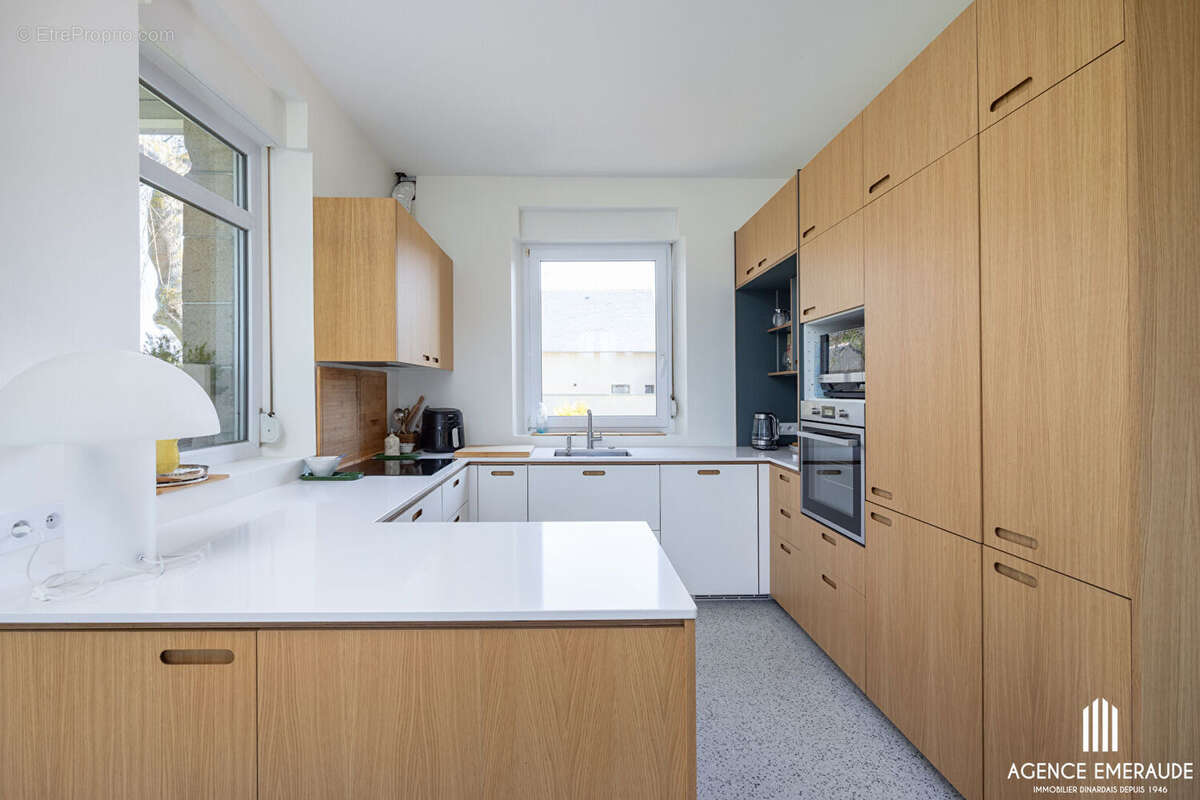 Maison à LE MINIHIC-SUR-RANCE