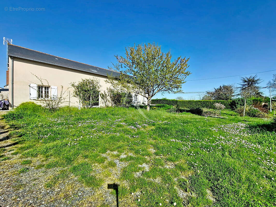 Maison à CIZAY-LA-MADELEINE