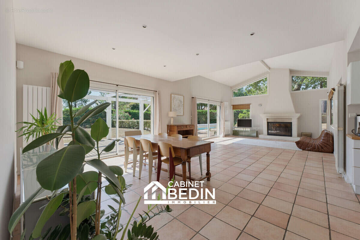 Maison 153 m² à La Brede  - photo 2