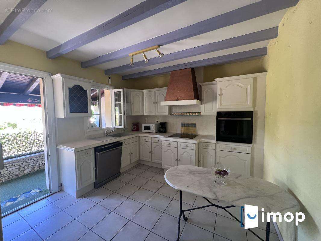 Belle maison des années 80 sur grand terrain de plus de 1000 m² avec piscine - photo 5