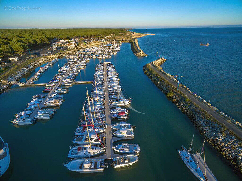 Appartement à LES MATHES