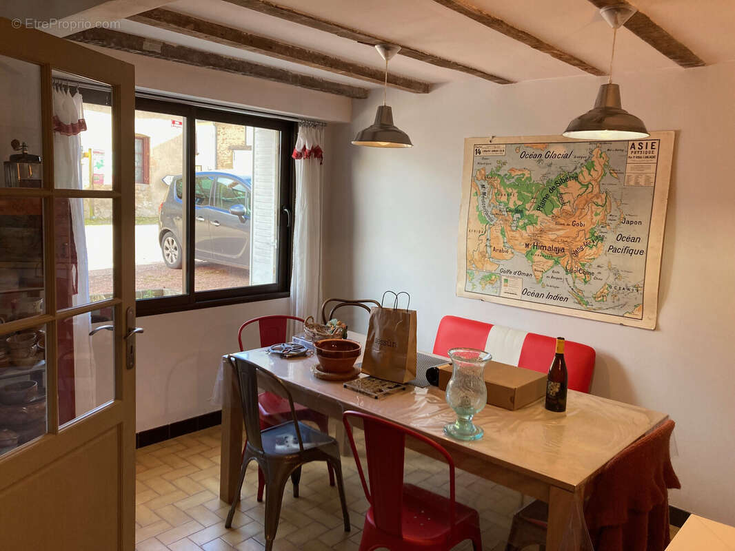 Maison à ROUSSILLON-EN-MORVAN