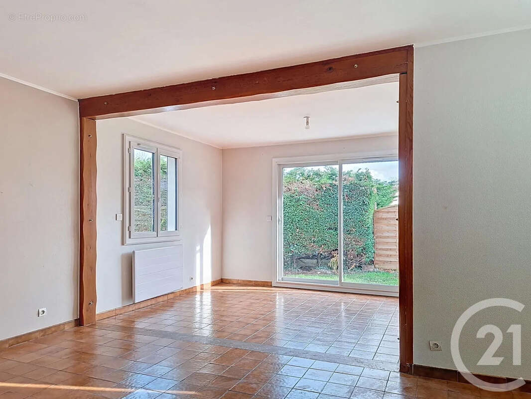 Maison à LE CHATELET-EN-BRIE