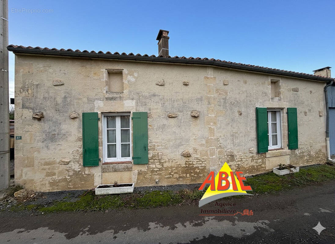 Photo 1 - Maison à BENET