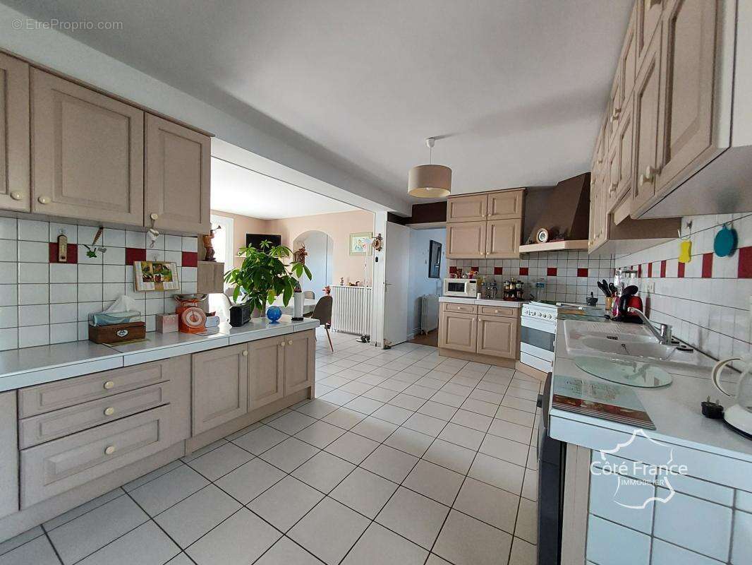 Maison à LAMOTHE-LANDERRON