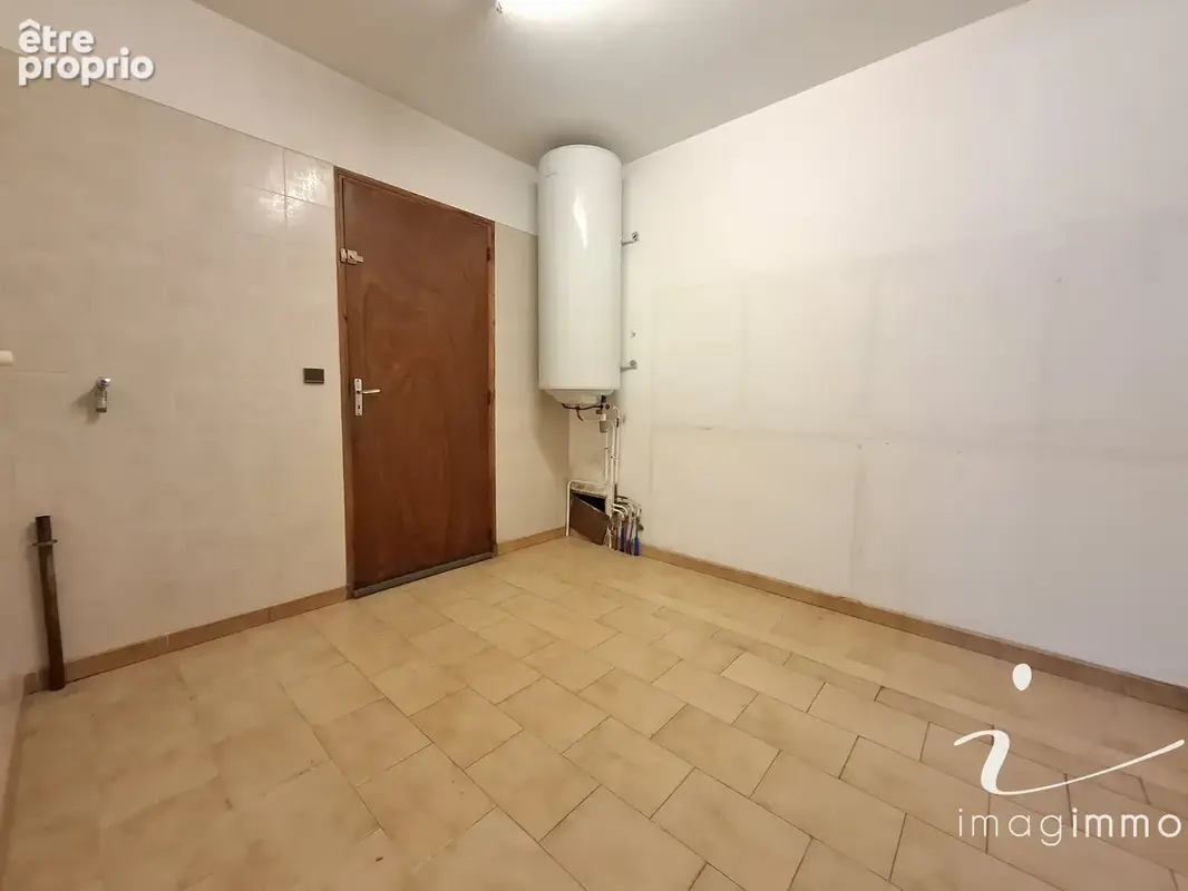 A SAISIR : Rare, au calme, maison de plain pied de type 4 avec garage sur une parcelle d'environ 1 000 m2 ! - photo 9