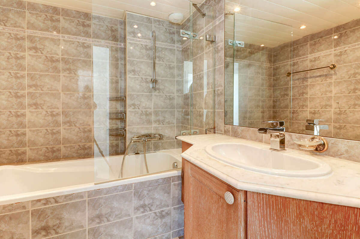 Appartement à THEOULE-SUR-MER