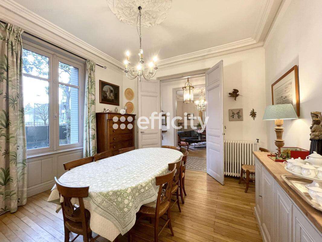 Maison 255 m² à Nantes  - photo 4