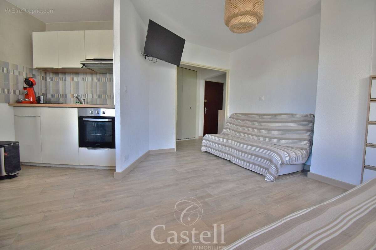 Magnifique appartement rénové en rez de jardin, à quelques pas du port.... - photo 3
