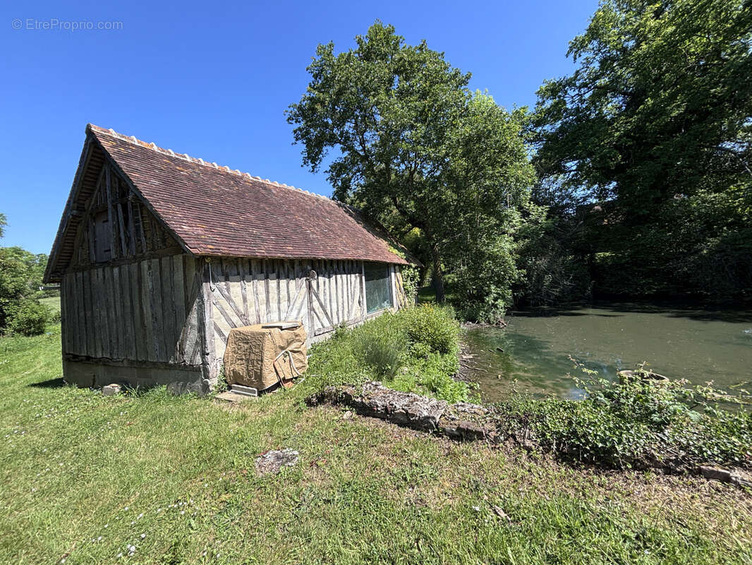 Propriété normande au grand calme - T6 de 141m2 - Piscine et nombreuses dépendances sur 6000m2 - photo 30