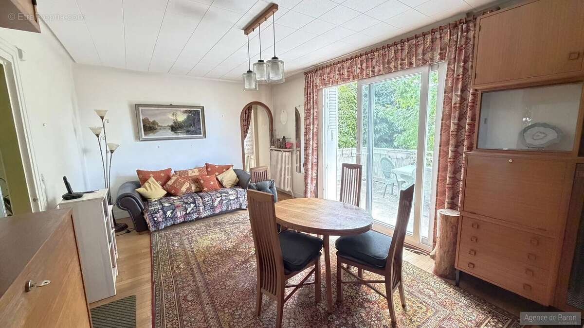 Maison à VERRIERES-LE-BUISSON