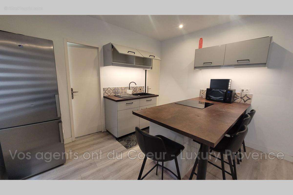 Appartement à MARSEILLE-5E
