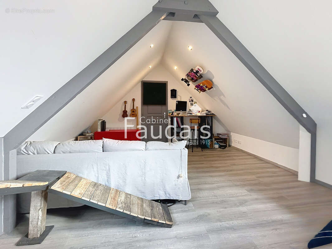 Maison à MONTSURVENT