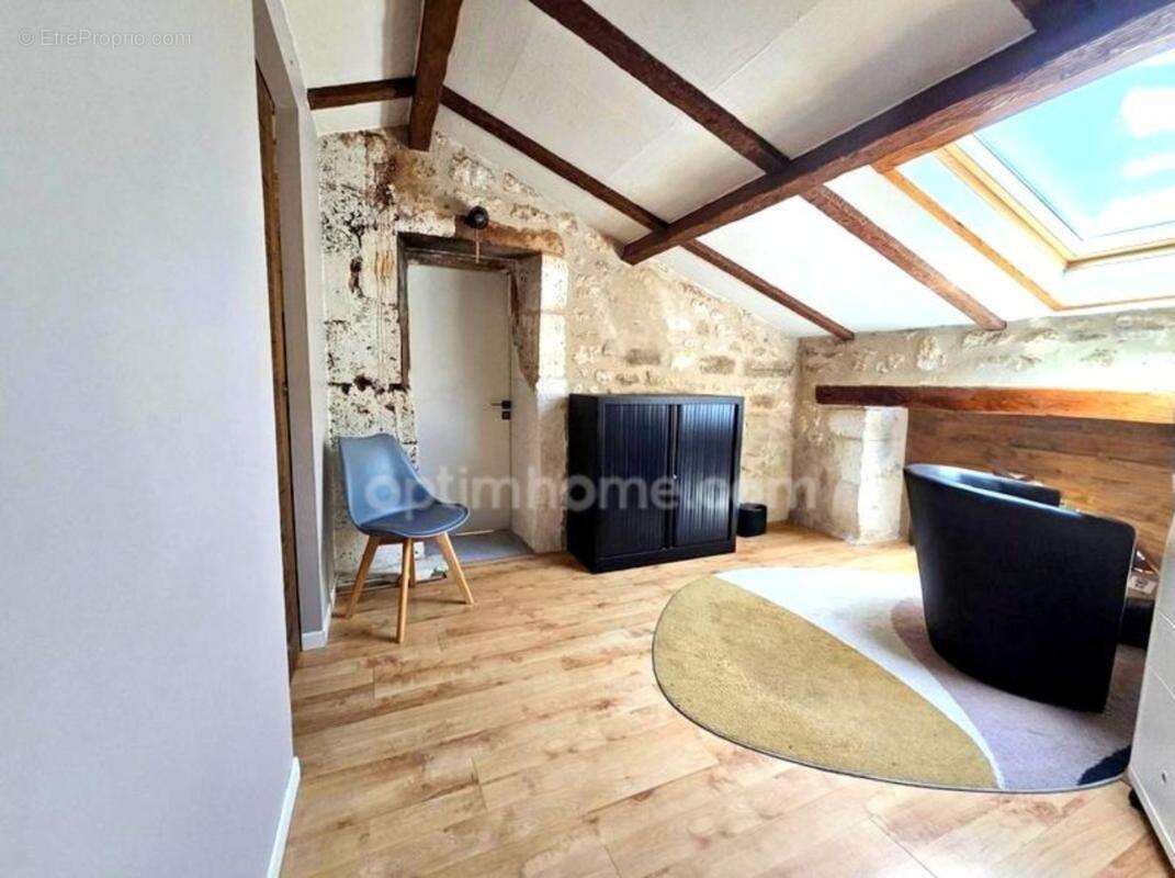 Maison en pierre atypique de 122 m² 3 chambres et 1 bureau – Coup de cœur assuré à MAGNAC SUR TOUVRE (16) - photo 15